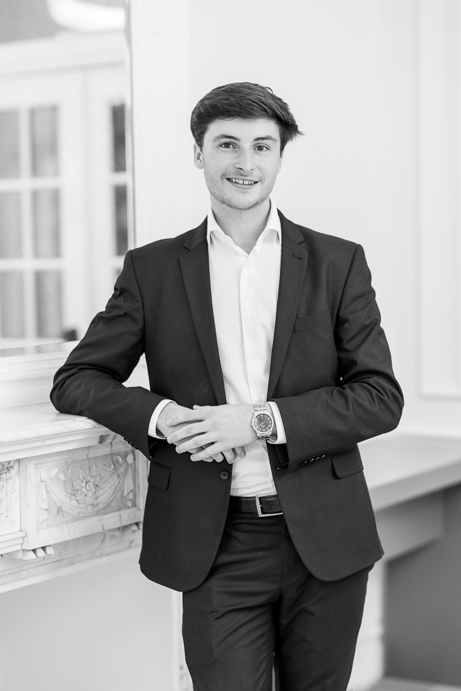 Me Charles-Eric de Decker, avocat collaborateur
